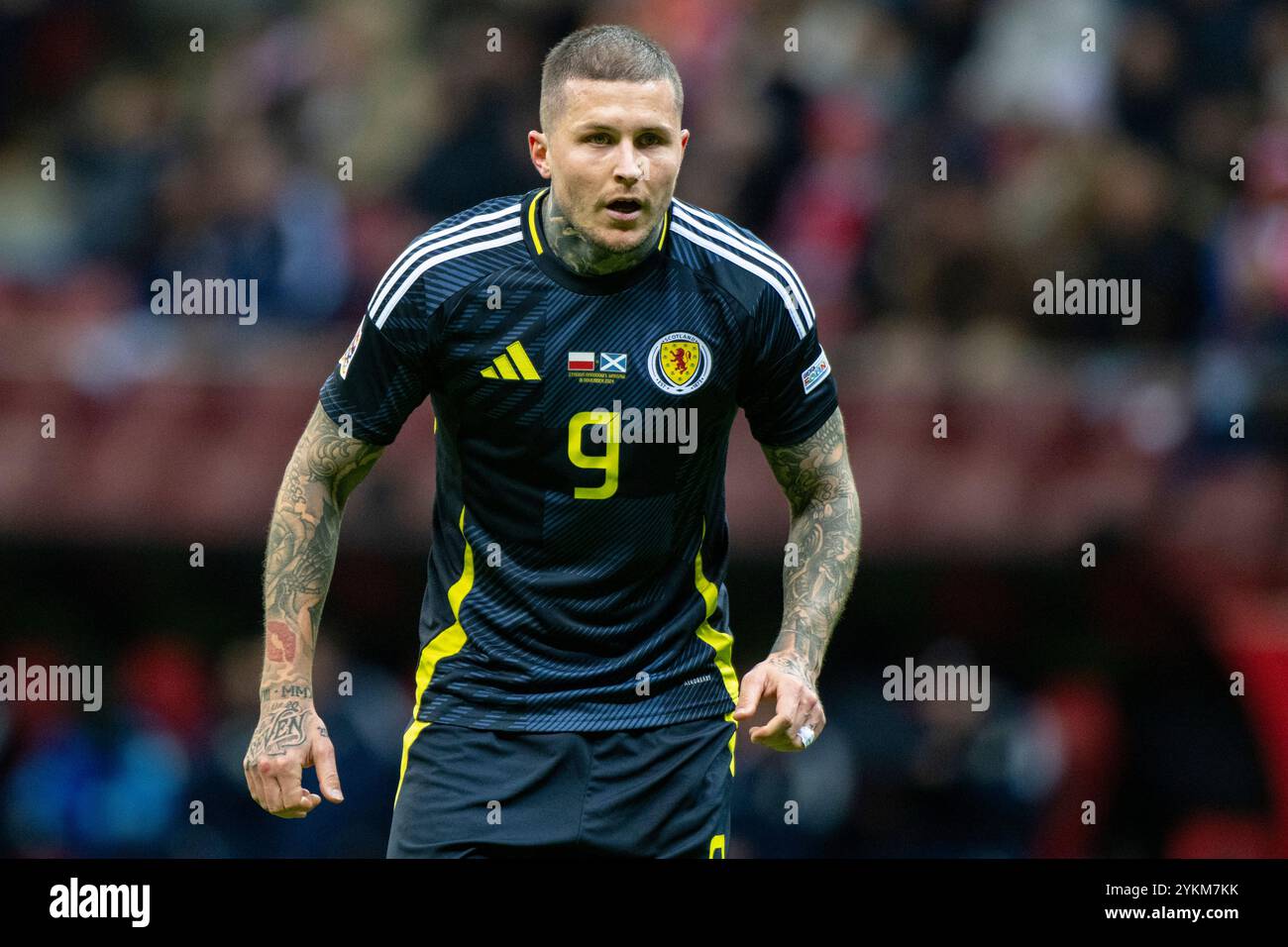 Warschau, Polen. November 2024. Lyndon Dykes of Scotland während des Spiels der UEFA Nations League, Liga A, Gruppe A1 zwischen Polen und Schottland im PGE National Stadium in Warschau, Polen am 18. November 2024 (Foto: Andrew Surma/ Credit: SIPA USA/Alamy Live News Stockfoto