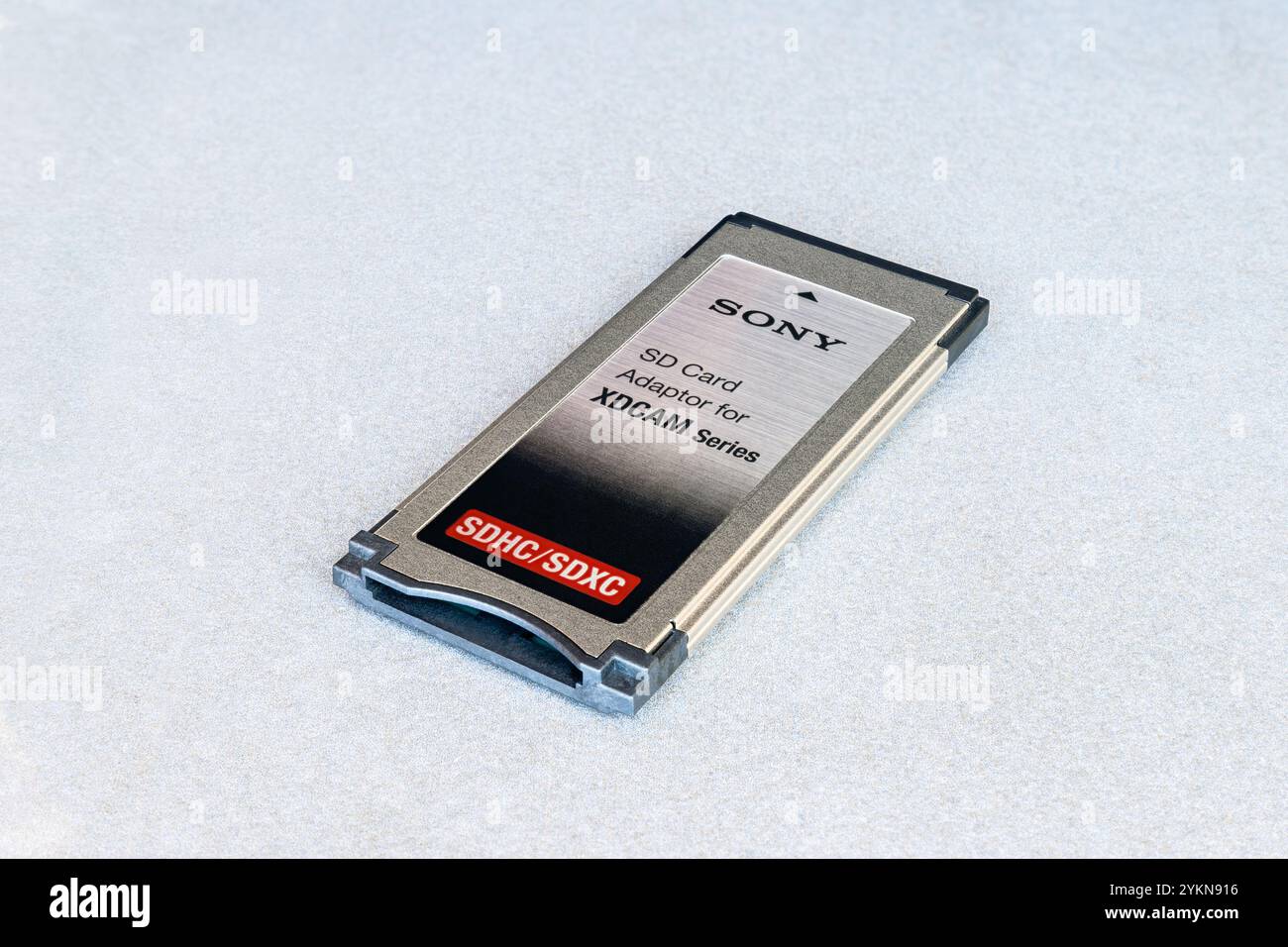 SONY SD-Kartenadapter für die XDCAM-Serie (SDHC/SDXC) Stockfoto