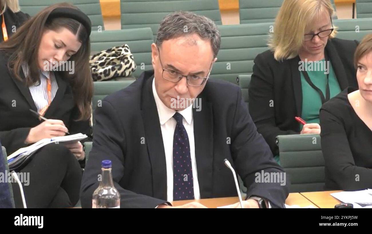 Screenshot von Andrew Bailey, Gouverneur der Bank of England, erscheint vor dem Treasury Select Committee im House of Commons, London, zum Thema der Monetary Policy Reports der Bank of England. Bilddatum: Montag, 20. März 2023. Stockfoto