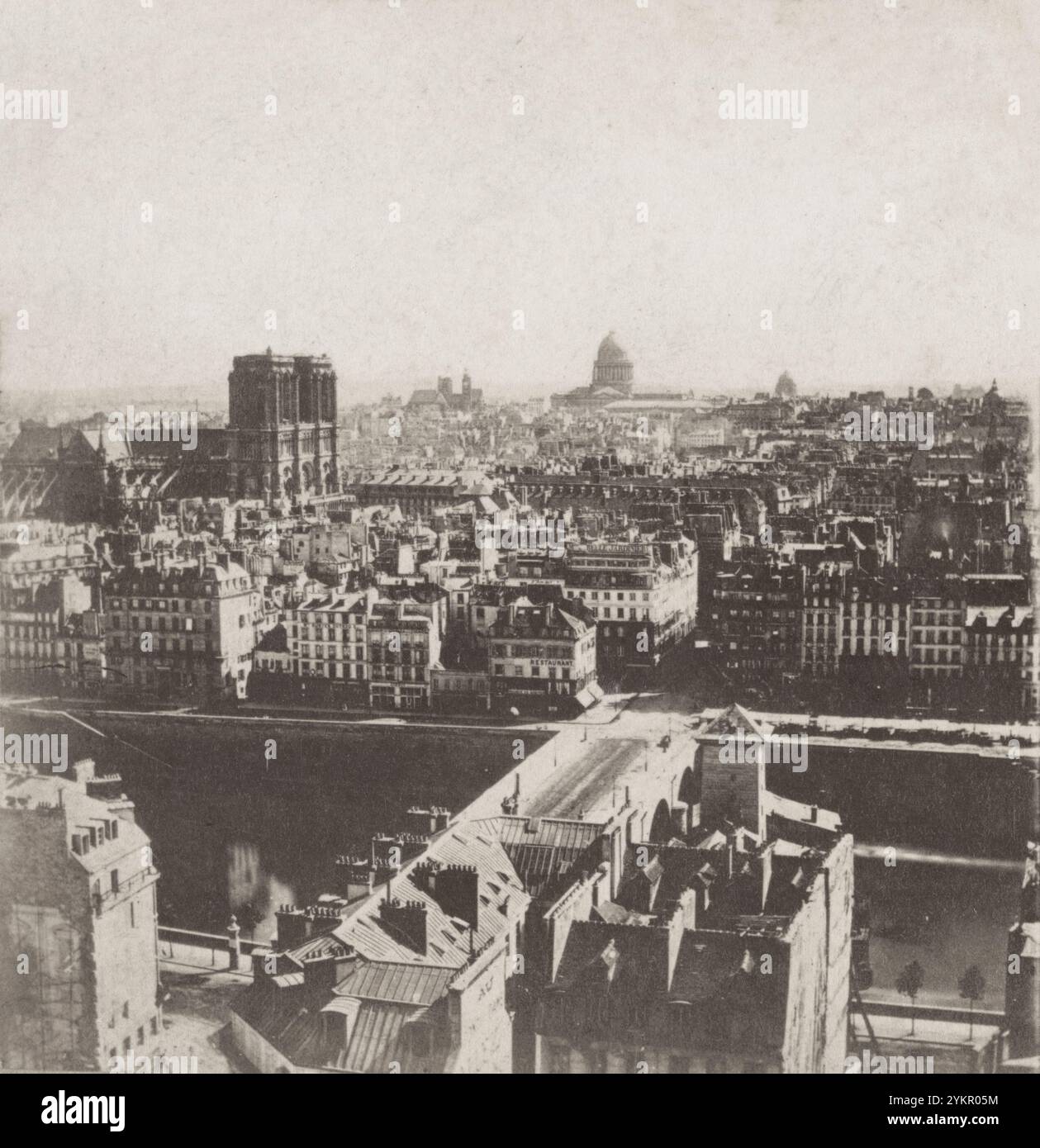 Vintage-Foto von Paris. Blick auf die Kathedrale Notre-Dame. Frankreich. 1860er Jahre Stockfoto