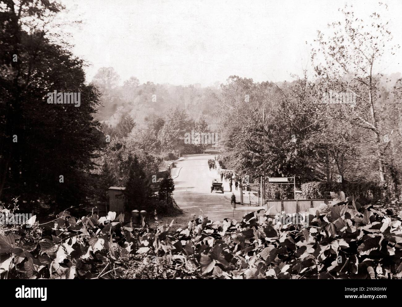 Vintage-Foto vom Osteingang des National Zoo in Washington, D.C. USA. 1919 Stockfoto
