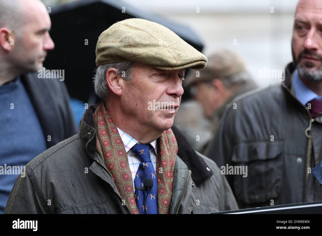 London, Großbritannien. November 2024. Bauern protestieren gegen die Änderung der Erbschaftssteuer von Labour in Westminster. Nigel Farage nahm zur Unterstützung der Bauern Teil. Quelle: Uwe Deffner/Alamy Live News Stockfoto