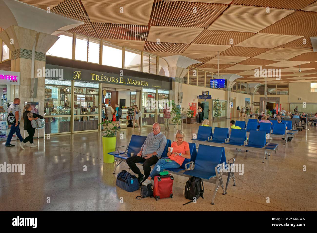 Internationale Abfluglounge am internationalen Flughafen Agadir Al-Massira in Agadir, Südwest-Marokko. Stockfoto