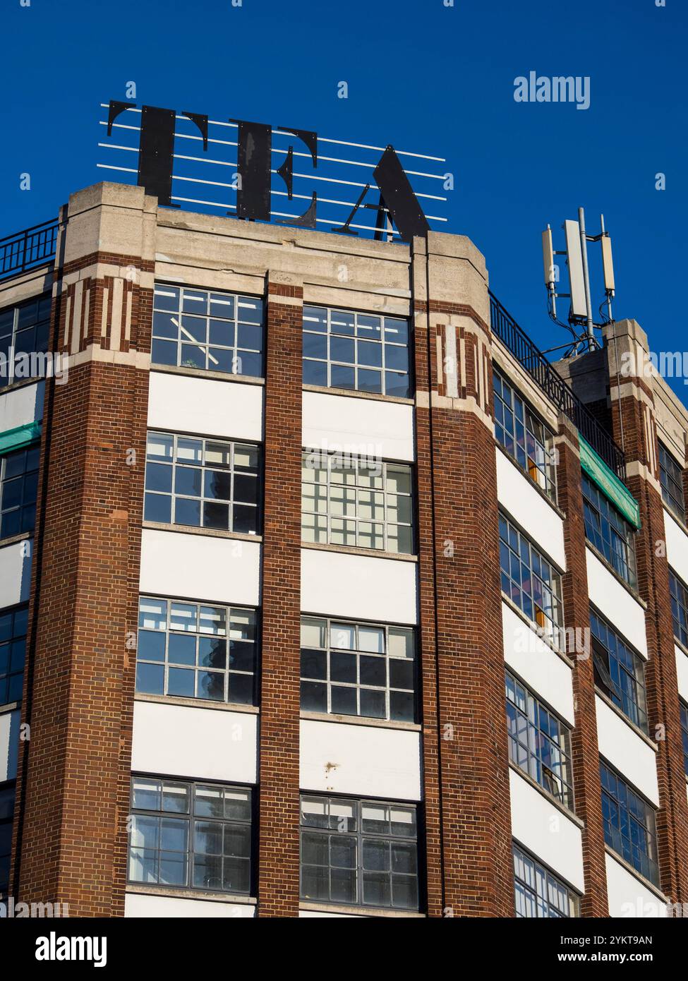 Tea Building, Büros und Geschäfte Restaurants, gemischte Nutzung, ehemaliges Warehouse, Net Zero 2030 Building, Shoreditch High Street, London, England, Großbritannien, GB Stockfoto