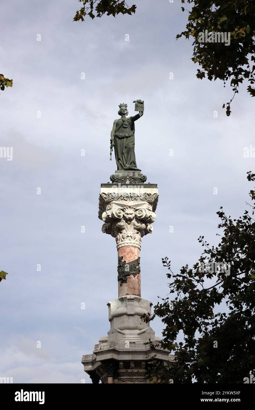 Das Denkmal von Fueros aus dem Paseo de Pablo Sarasate, Pamplona, Navarra, Spanien Stockfoto