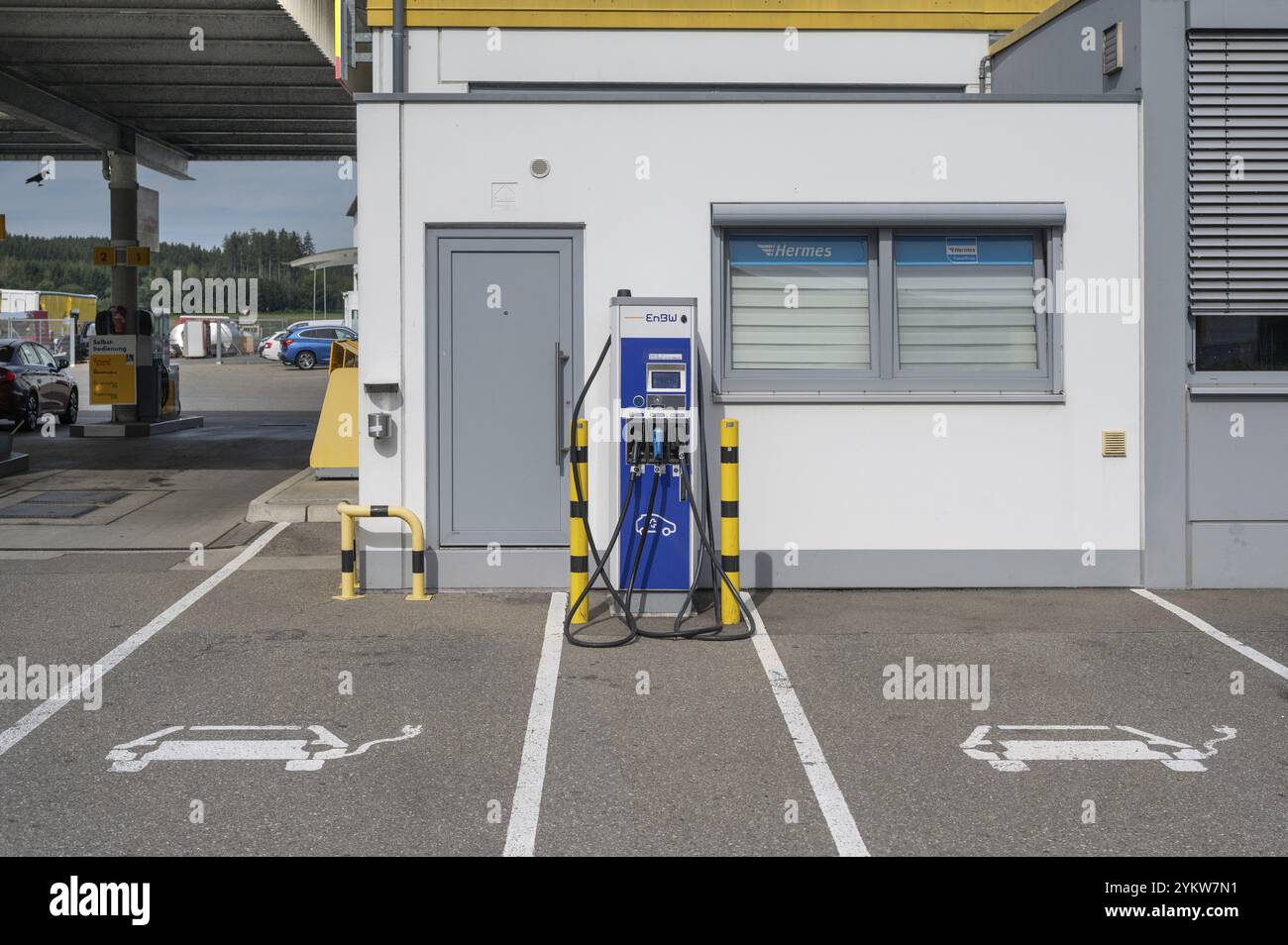 Ladestation für Elektroautos, an einer Tankstelle, Bayern, Deutschland, Europa Stockfoto