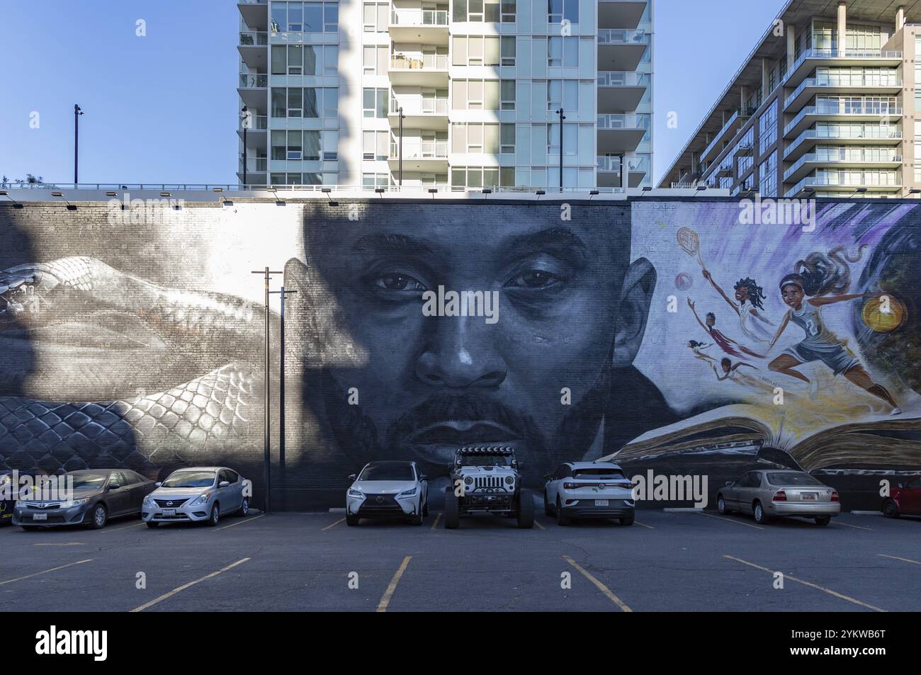 Ein Bild des Kobe Bryant Grana Wandgemäldes mit Kunstwerken von Odeith und Nikkolas Smith, das 2022 erstellt wurde Stockfoto