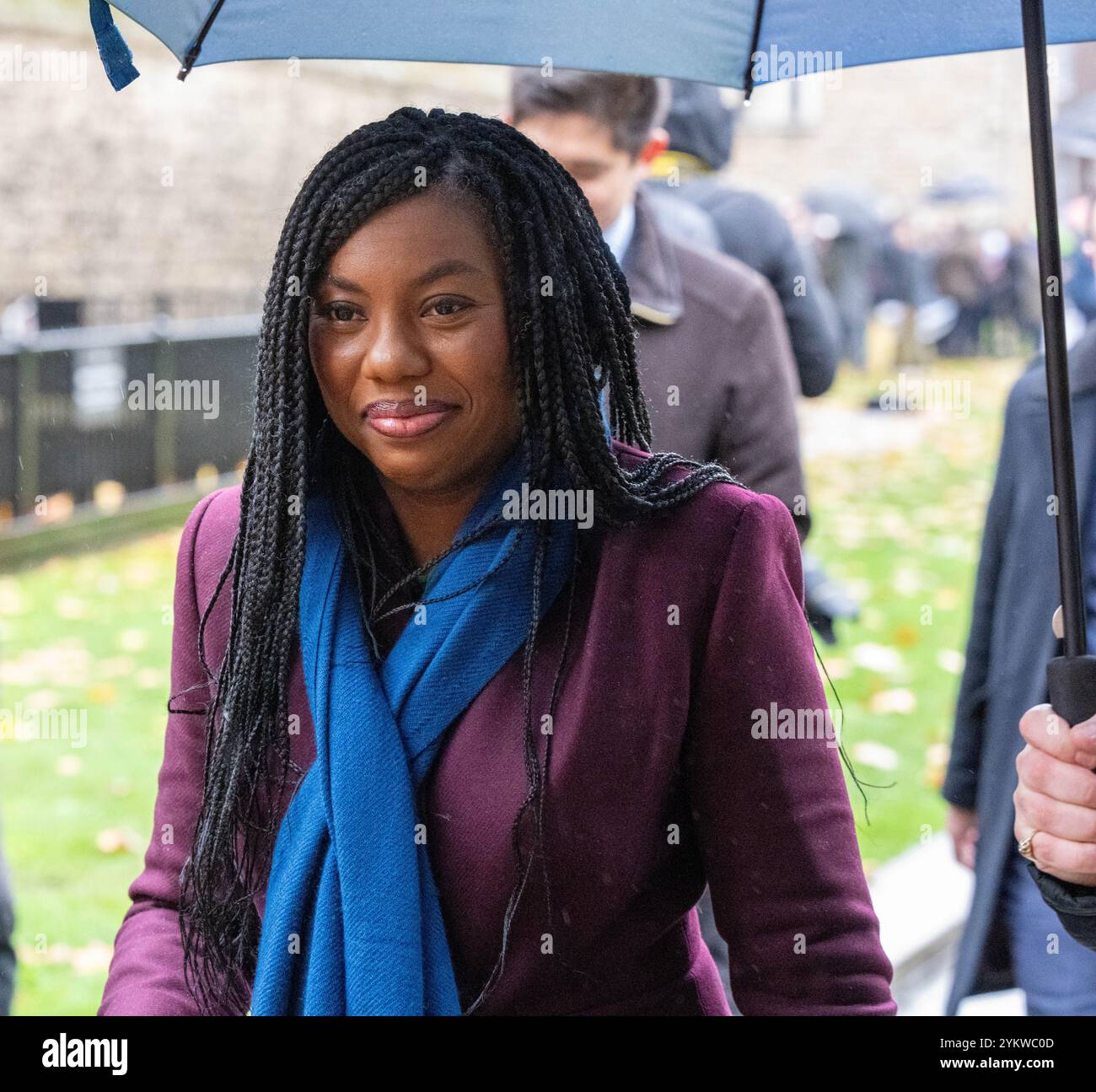 London, Großbritannien. November 2024. Kemi Badenoch, Vorsitzende der Konservativen Partei und Mitglieder ihres Schattenkabinetts, traf sich auf College Green mit Bauern und ihren Vertretern vor dem Protest gegen den Haushalt der Bauern in Whitehall LondonKemi Badenoch, Vorsitzender der Konservativen Partei Credit: Ian Davidson/Alamy Live News Stockfoto