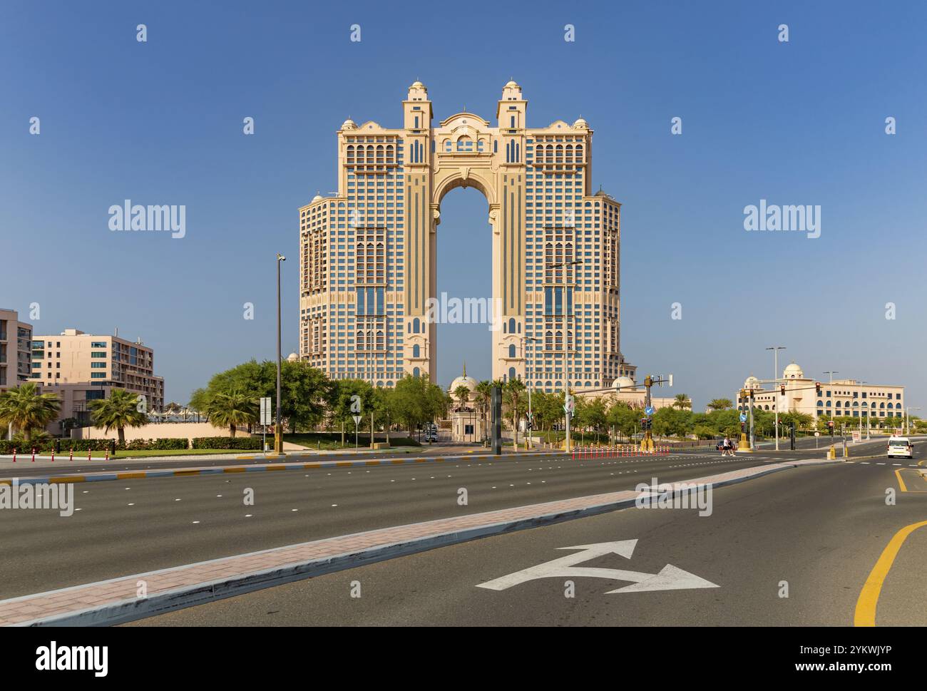 Ein Bild vom Rixos Marina Abu Dhabi Hotel an der Abu Dhabi Breakwater Stockfoto