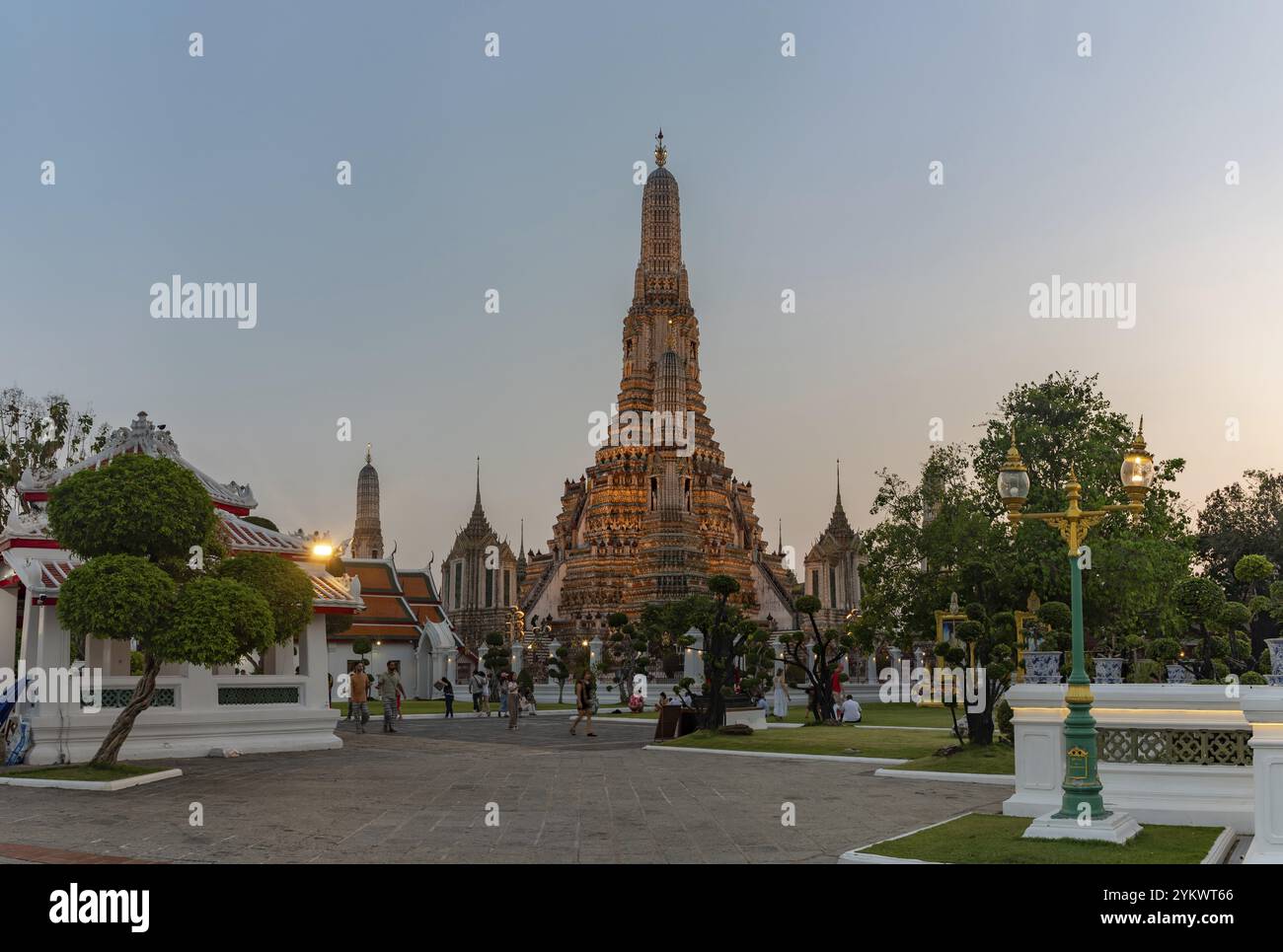 Ein Bild des Tempels Wat Arun bei Sonnenuntergang Stockfoto