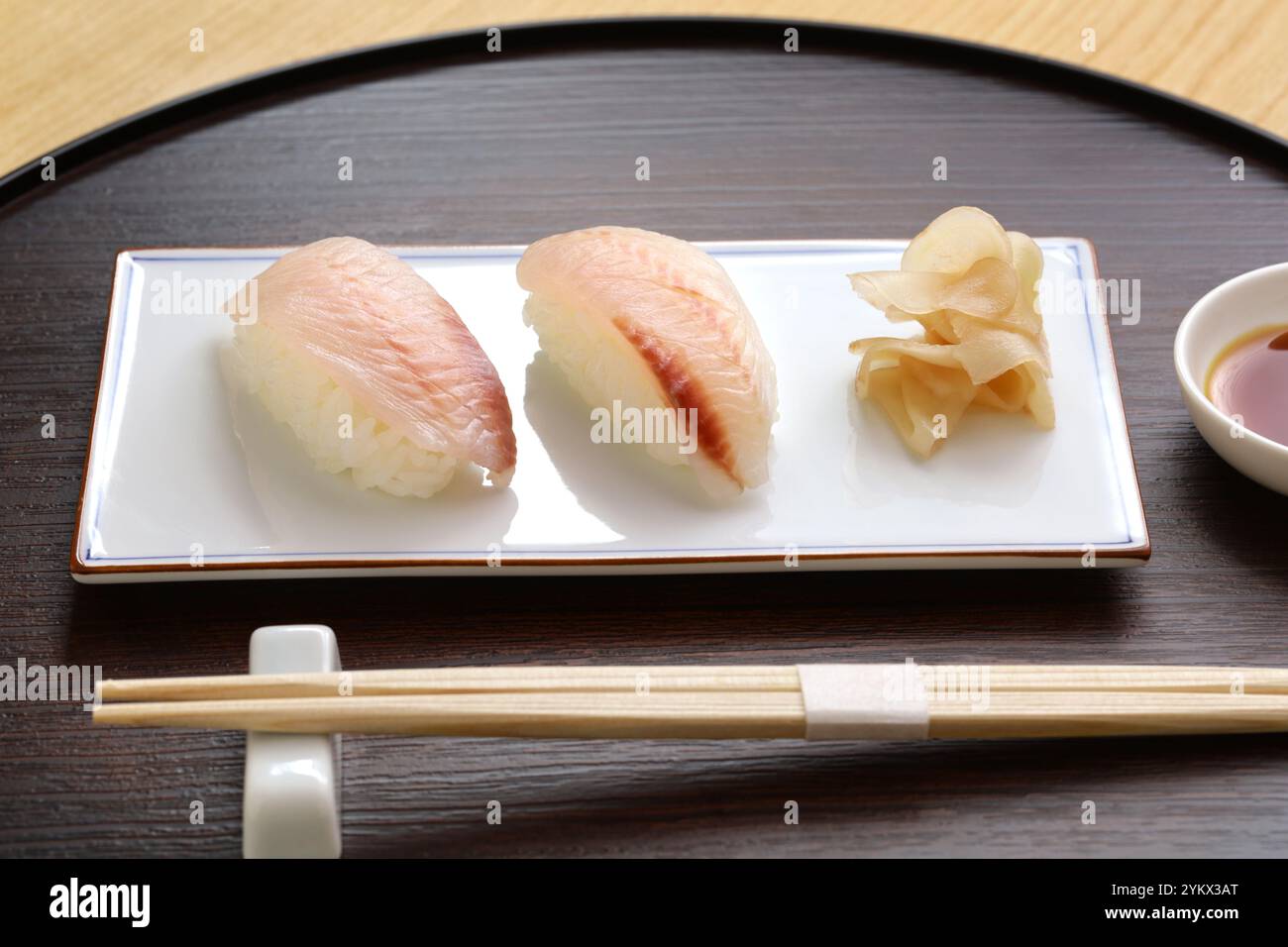 Kagokakidai (Stripey Fish) keine Nigiri, japanisches Sushi Gericht Stockfoto