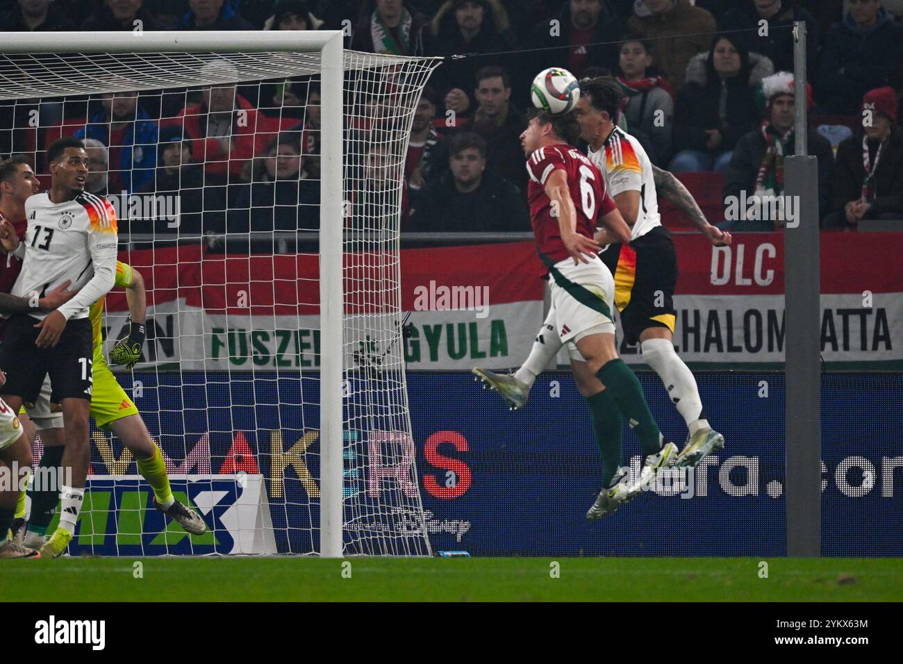 Zusammenstoß zwischen Willi Orban (Ungarn) und Robin Koch (Deutschland) beim Spiel der UEFA Nations League zwischen Ungarn und Deutschland am 19. November 2024 im Puskas Arena Park Stadion in Budapest, Ungarn Stockfoto