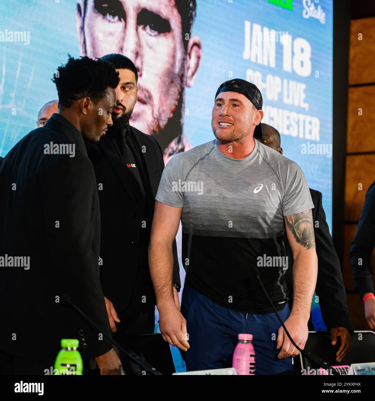 LONDON, VEREINIGTES KÖNIGREICH. November 24. Darren Till während des Misfits Boxing präsentierte die Fury vs Till Launch Press Conference in Leonardo London City am Dienstag, den 19. November 2024 in LONDON, ENGLAND. Quelle: Taka G Wu/Alamy Live News Stockfoto