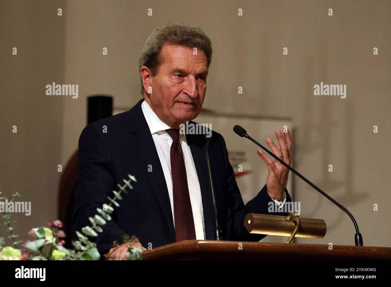 Freiburg Im Breisgau, Deutschland. November 2024. Günther H. Oettinger (ehem. Ministerpräsident a. D. Baden-Württemberg) beim Festakt 75 Jahre Badischer Sportbund BSB Freiburg Credit: dpa/Alamy Live News Stockfoto