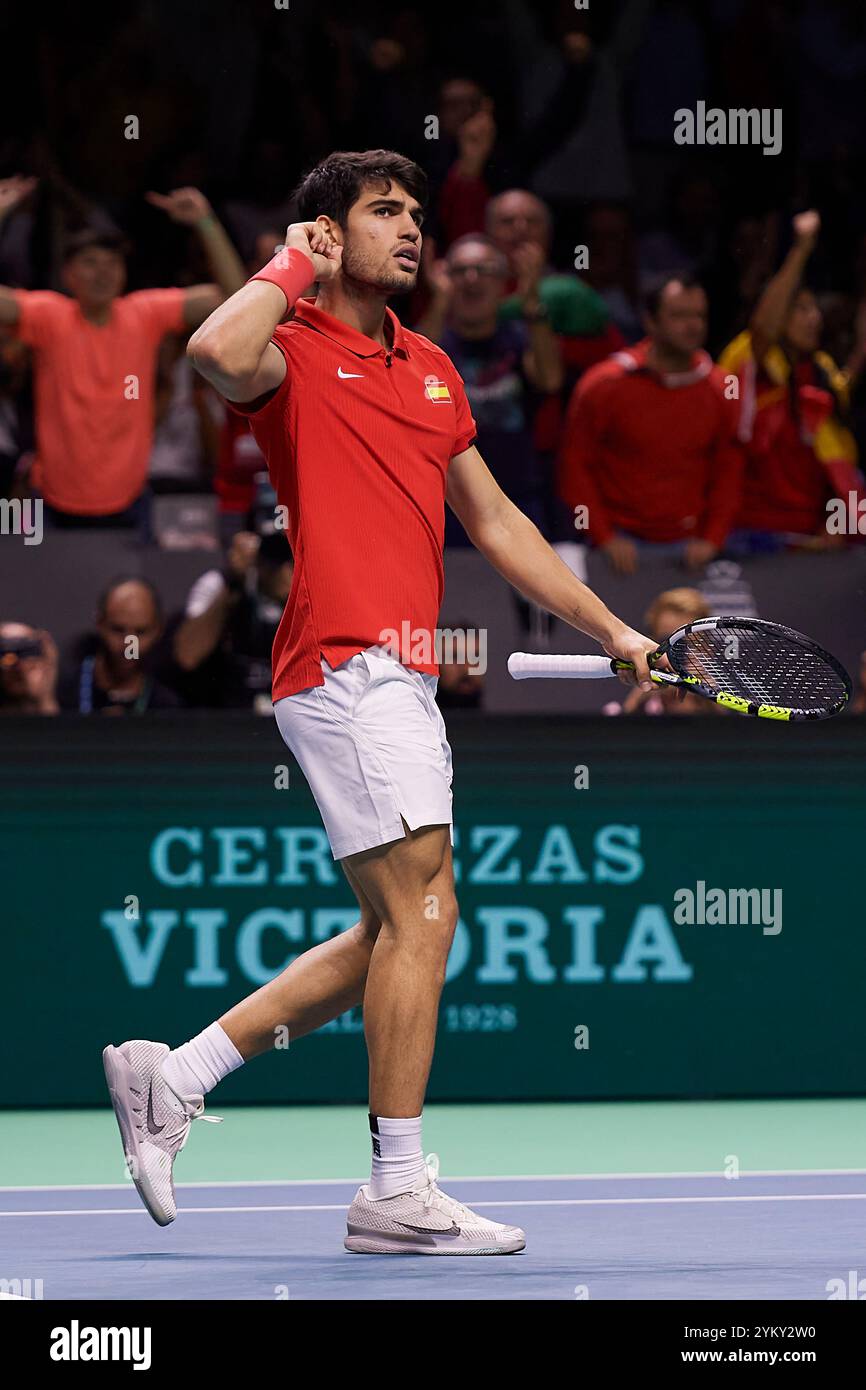 Malaga, Spanien. November 2024. MALAGA, SPANIEN - 19. NOVEMBER: Carlos Alcaraz von Team Spain feiert einen Punkt in seinem Einzelspiel gegen Tallon Griekspoor vom Team Netherlands im Viertelfinale zwischen den Niederlanden und Spanien während des Davis Cup Finals im Palacio de Deportes Jose Maria Martin Carpena am 19. November 2024 in Malaga, Spanien. (Foto von Francisco Macia/Photo Players Images/Magara Press) Credit: Magara Press SL/Alamy Live News Stockfoto