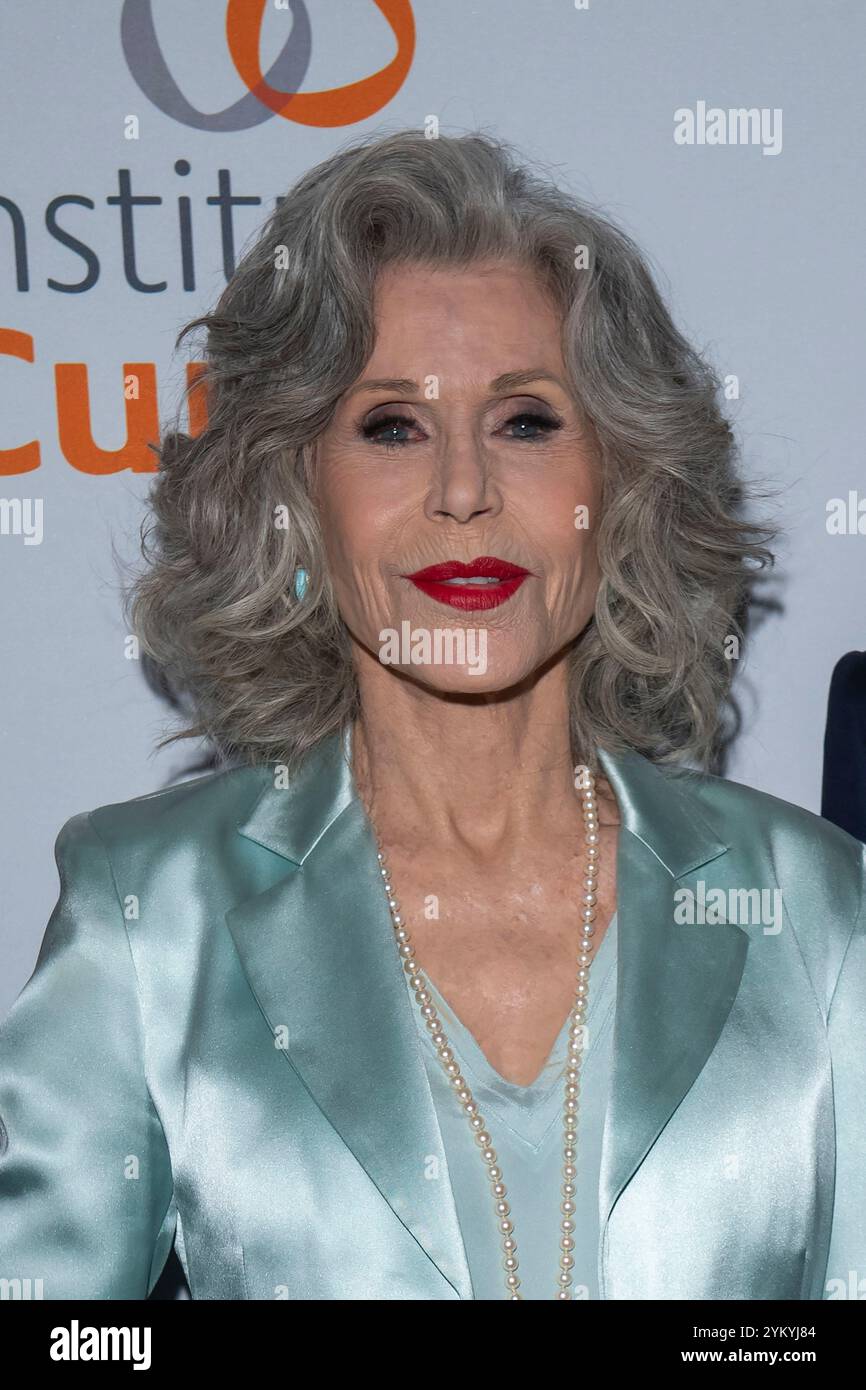 New York, Usa. November 2024. NEW YORK, NEW YORK – 19. NOVEMBER: Jane Fonda nimmt am 19. November 2024 an der Marie Curie Legacy Gala 2024 zu Ehren von Jane Fonda im Rainbow Room Teil. Quelle: Ron Adar/Alamy Live News Stockfoto