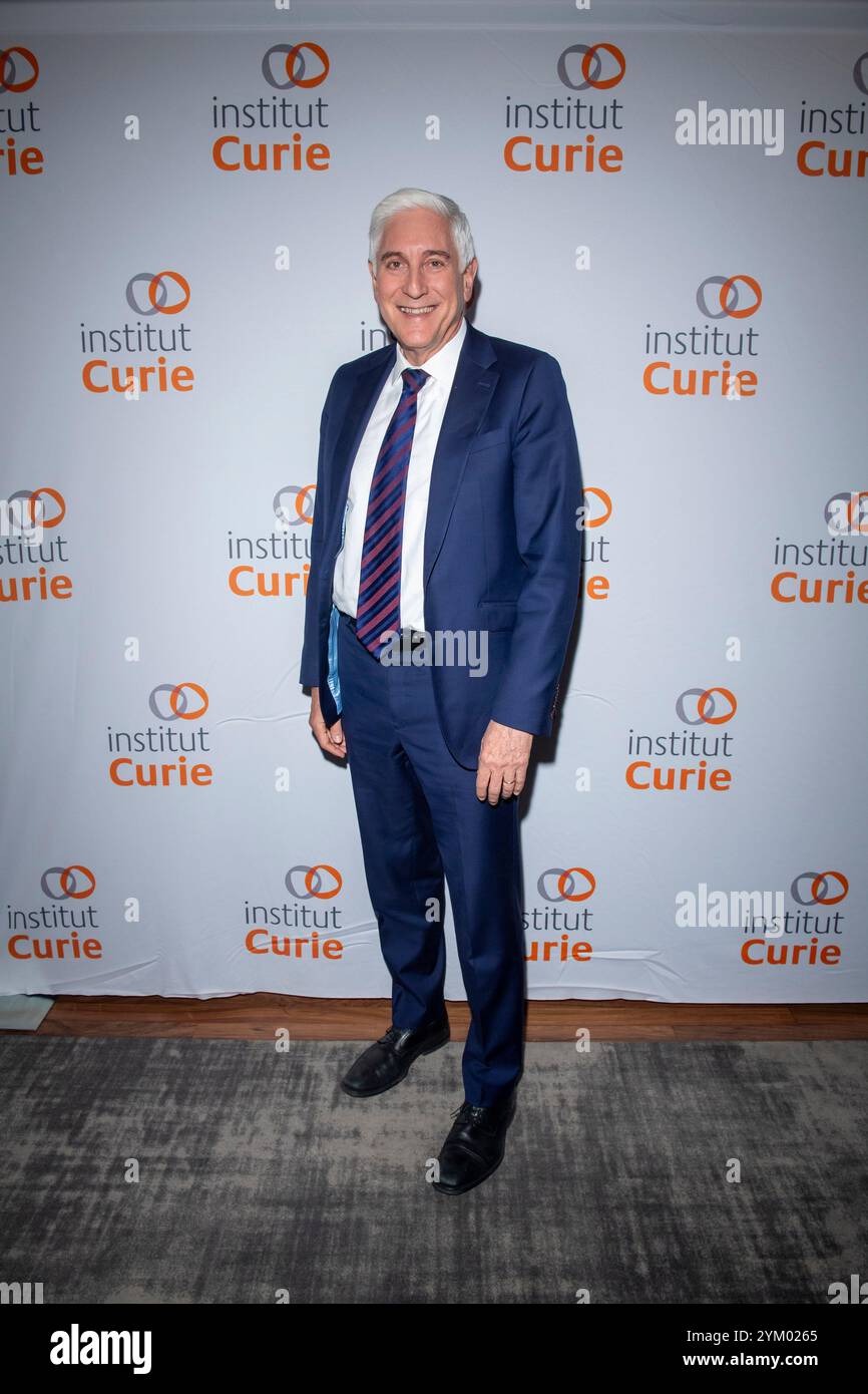 New York, Usa. November 2024. Jonathan LaPook nimmt an der Marie Curie Legacy Gala 2024 zu Ehren von Jane Fonda im Rainbow Room in New York Teil. Quelle: SOPA Images Limited/Alamy Live News Stockfoto