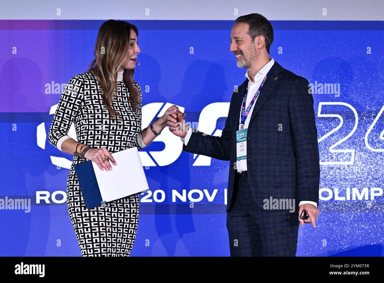 Marina Presello SKY und Luca Marchetti SKY während des Social Football Gipfels 2024 im Olympiastadion am 19. November 2024 in Rom, Italien. Stockfoto