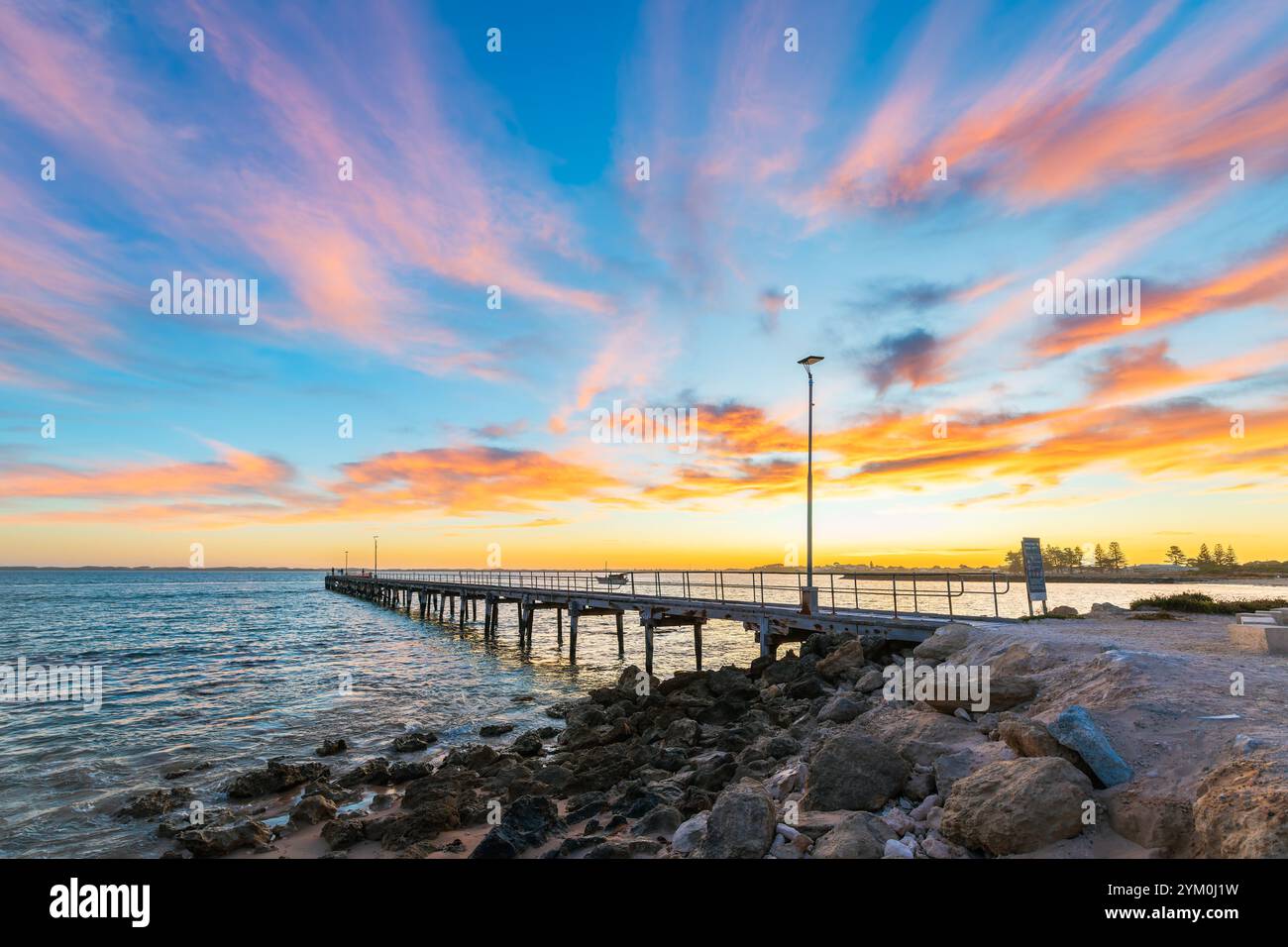Robe Pier bei Sonnenaufgang, Limestone Coast, SA Stockfoto