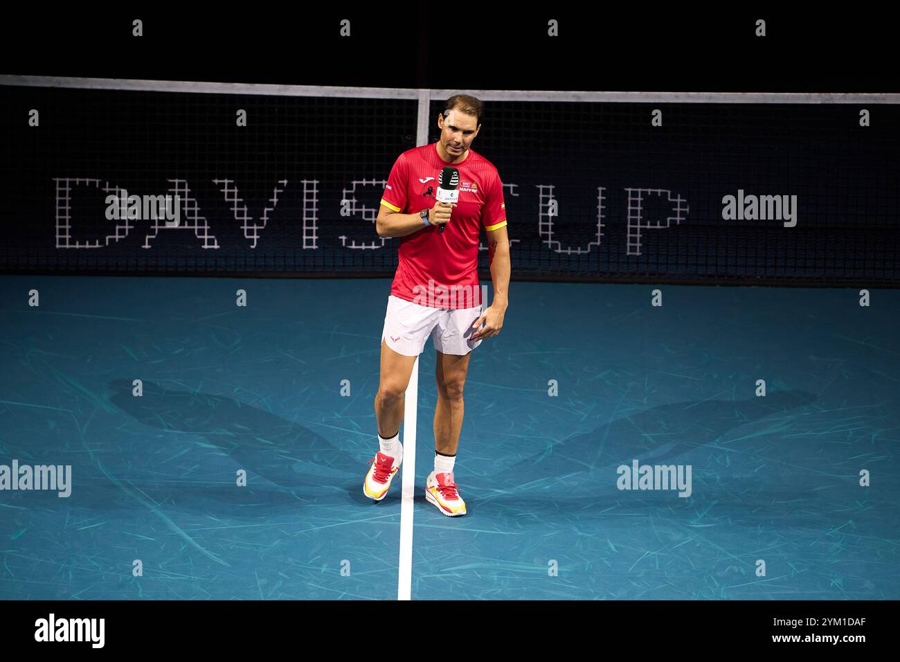 MALAGA, SPANIEN - 19. NOVEMBER: Rafael Nadal vom Team Spanien bei seinem Abschied nach dem Viertelfinale zwischen den Niederlanden und Spanien beim Davis Cup Finale im Palacio de Deportes Jose Maria Martin Carpena am 19. November 2024 in Malaga, Spanien. (Foto von QSP) Stockfoto