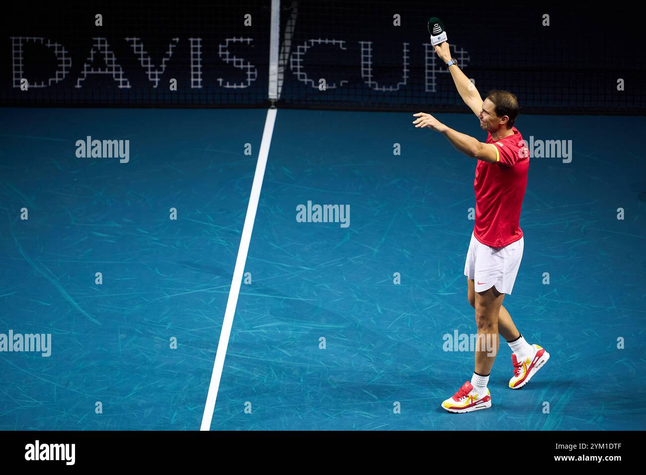 MALAGA, SPANIEN - 19. NOVEMBER: Rafael Nadal vom Team Spanien bei seinem Abschied nach dem Viertelfinale zwischen den Niederlanden und Spanien beim Davis Cup Finale im Palacio de Deportes Jose Maria Martin Carpena am 19. November 2024 in Malaga, Spanien. (Foto von QSP) Stockfoto