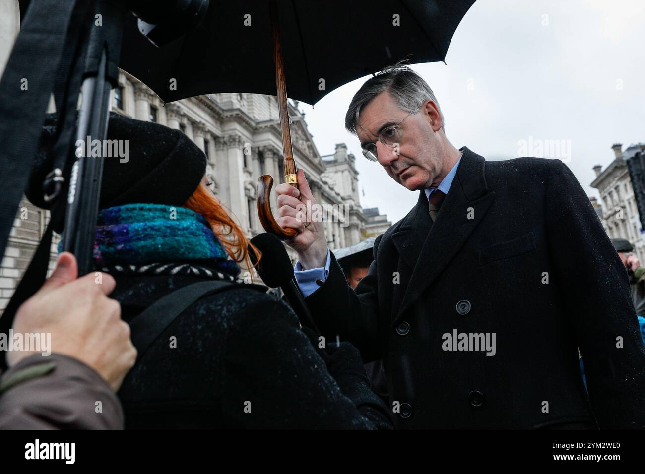 London, Großbritannien. November 2024. Jacob Rees-Mogg bei der Veranstaltung. Bauern, ihre Familien und Unterstützer protestieren im Zentrum Londons gegen Pläne zur Einführung der Erbschaftssteuer für Landwirte. Quelle: Imageplotter/Alamy Live News Stockfoto