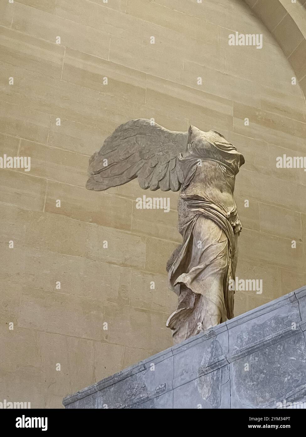 Geflügelter Sieg von Samothrake, Louvre - Smartphone-aufgenommenes Stockfoto