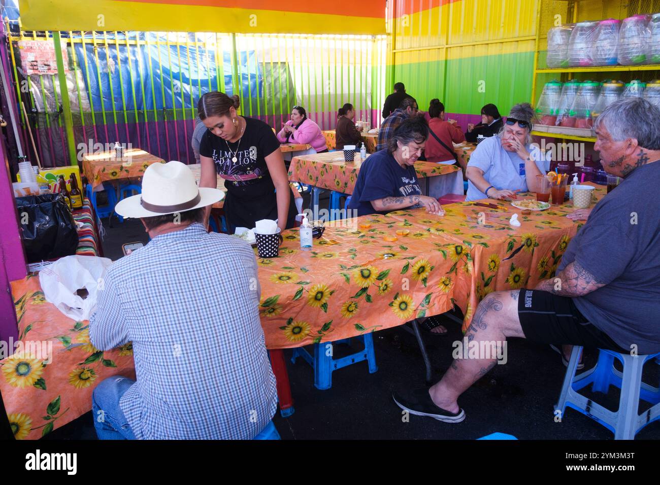 Restaurant, mexikanisches Einkaufsviertel, Olympic Blvd. In der Nähe von Central. Downtown Los Angeles, Kalifornien, Vereinigte Staaten von Amerika Stockfoto