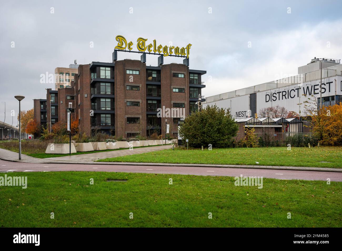 Hauptsitz des Zeitungs- und Medienunternehmens de Telegraaf in Amsterdam, Niederlande, 15. November 2024 Stockfoto