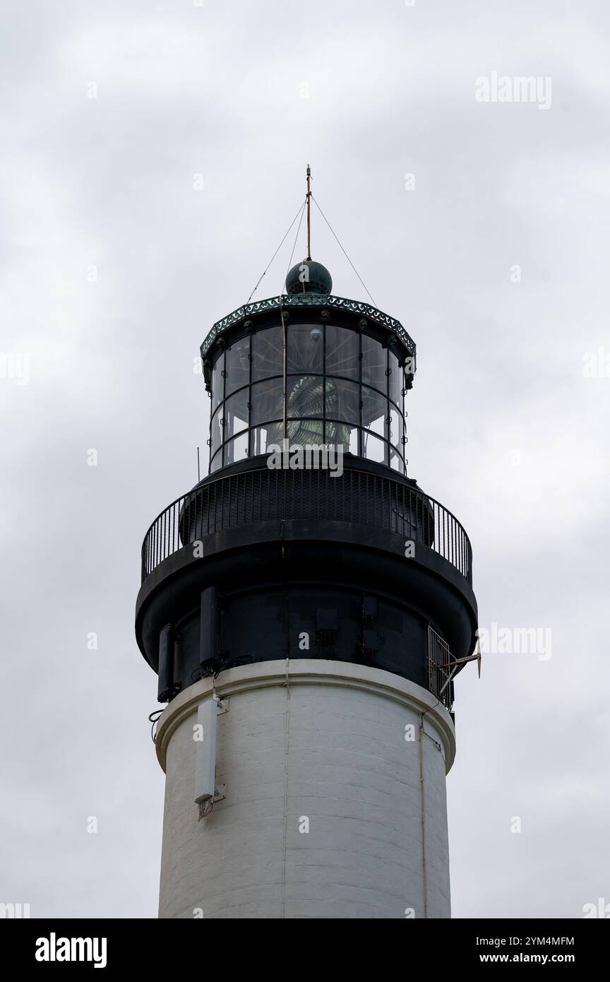 Weißer Leuchtturm von Biarritz in der touristischen Stadt Biarritz, Baskenland, Golf von Biskaya im Atlantik, Frankreich Stockfoto