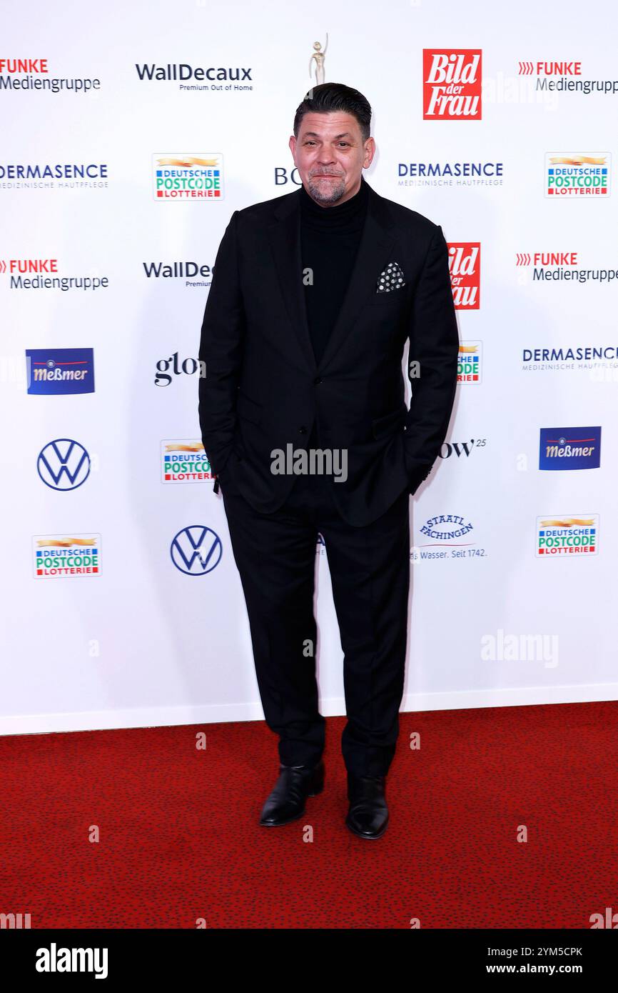 Tim Maelzer bei der Verleihung 'Goldene Bild der Frau' am 20.11.2024 in Hamburg Stockfoto