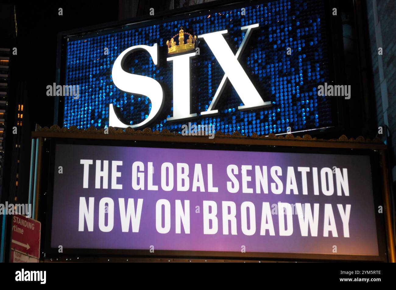 Das Musical „Six“ Broadway wird in Manhattan, New York City, gesehen. Stockfoto