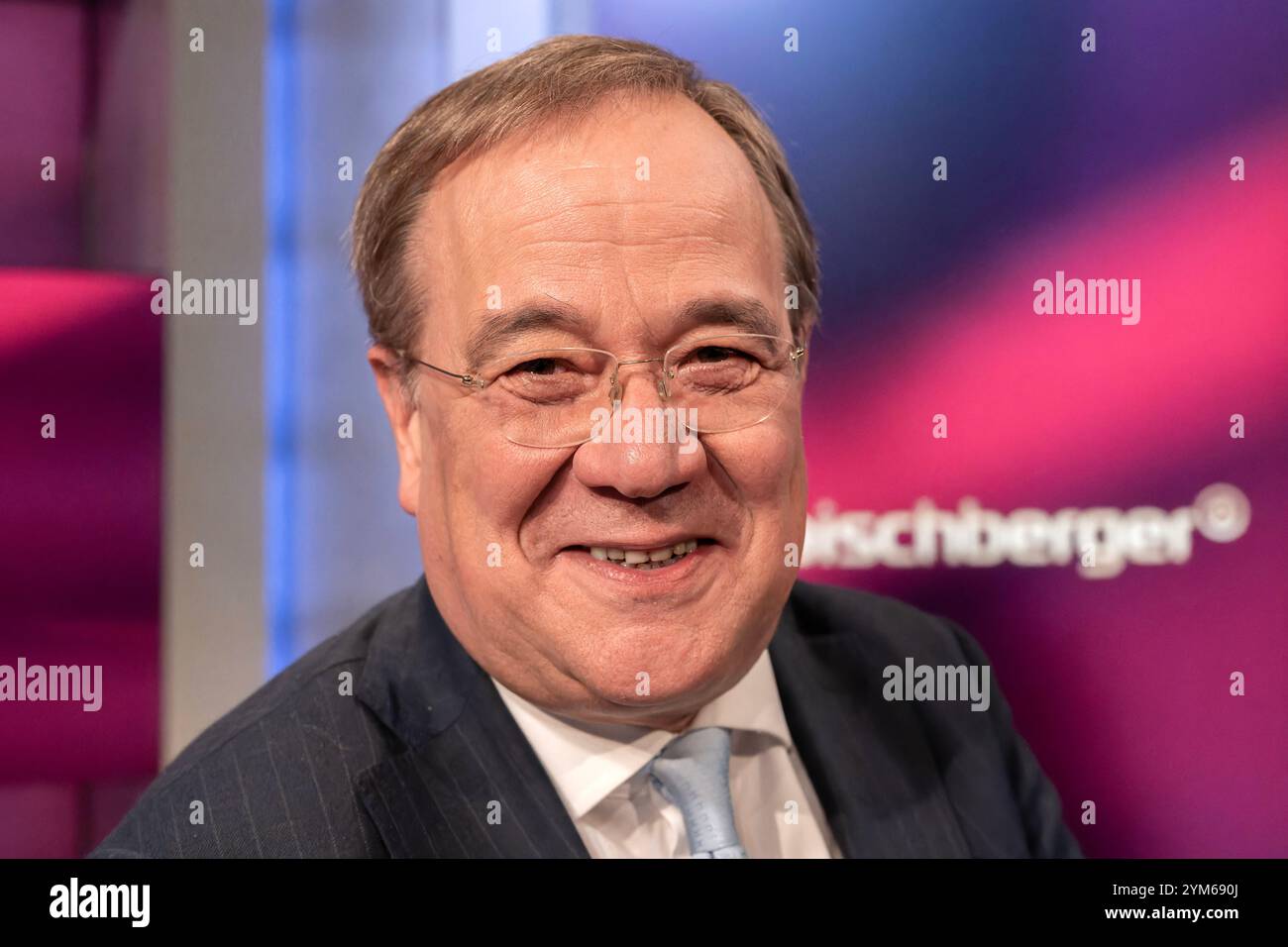 Maischberger aus Köln am 20. November 2024. Im Bild der ehemaligen CDU-Parteivorsitzende Armin Laschet. In der Runde wurde über sexualisierte Gewalt gegen Frauen, Trump und Putin, den Ukraine-Krieg und über die Kanzlerfrage diskutiert. Köln Nordrhein-Westfalen Deutschland *** Maischberger aus Köln am 20. November 2024 im Bild des ehemaligen CDU-Parteivorsitzenden Armin Laschet diskutierte das Gremium sexualisierte Gewalt gegen Frauen, Trump und Putin, den Ukraine-Krieg und die Frage des Kanzlers Köln Nordrhein-Westfalen Deutschland Stockfoto