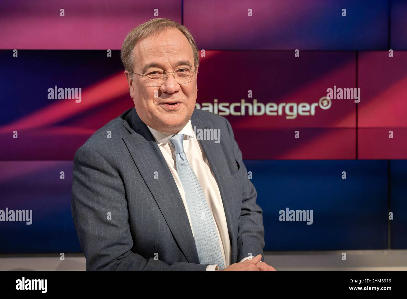 Maischberger aus Köln am 20. November 2024. Im Bild der ehemaligen CDU-Parteivorsitzende Armin Laschet. In der Runde wurde über sexualisierte Gewalt gegen Frauen, Trump und Putin, den Ukraine-Krieg und über die Kanzlerfrage diskutiert. Köln Nordrhein-Westfalen Deutschland *** Maischberger aus Köln am 20. November 2024 im Bild des ehemaligen CDU-Parteivorsitzenden Armin Laschet diskutierte das Gremium sexualisierte Gewalt gegen Frauen, Trump und Putin, den Ukraine-Krieg und die Frage des Kanzlers Köln Nordrhein-Westfalen Deutschland Stockfoto