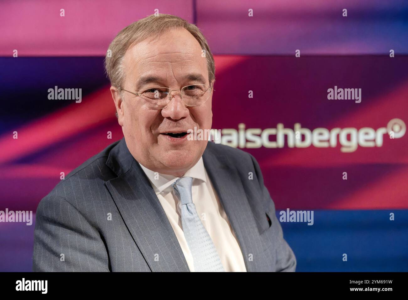 Maischberger aus Köln am 20. November 2024. Im Bild der ehemaligen CDU-Parteivorsitzende Armin Laschet. In der Runde wurde über sexualisierte Gewalt gegen Frauen, Trump und Putin, den Ukraine-Krieg und über die Kanzlerfrage diskutiert. Köln Nordrhein-Westfalen Deutschland *** Maischberger aus Köln am 20. November 2024 im Bild des ehemaligen CDU-Parteivorsitzenden Armin Laschet diskutierte das Gremium sexualisierte Gewalt gegen Frauen, Trump und Putin, den Ukraine-Krieg und die Frage des Kanzlers Köln Nordrhein-Westfalen Deutschland Stockfoto
