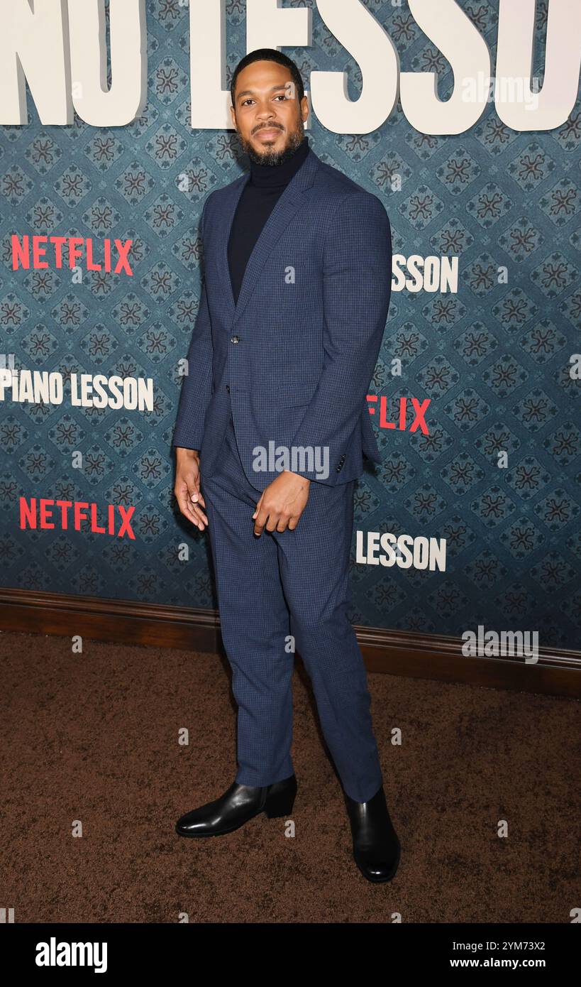 LOS ANGELES, KALIFORNIEN - 19. NOVEMBER: Ray Fisher nimmt am 19. NOVEMBER 2024 an der Premiere von Netflix's 'The Piano Lektion' im Egyptian Theatre Hollywood Teil. Quelle: Jeffrey Mayer / MediaPunch Stockfoto