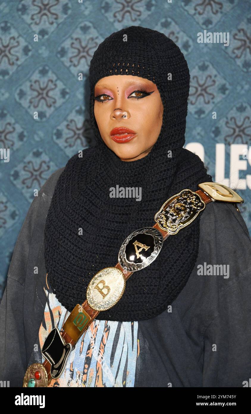 LOS ANGELES, KALIFORNIEN - 19. NOVEMBER: Erykah Badu nimmt am 19. November 2024 an der Premiere von Netflix's 'The Piano Lektion' im Egyptian Theatre Hollywood in Los Angeles Teil. Quelle: Jeffrey Mayer / MediaPunch Stockfoto