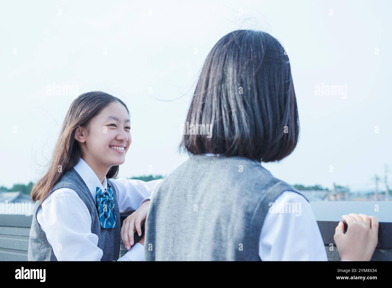Lächelnde Schulmädchen Stockfoto