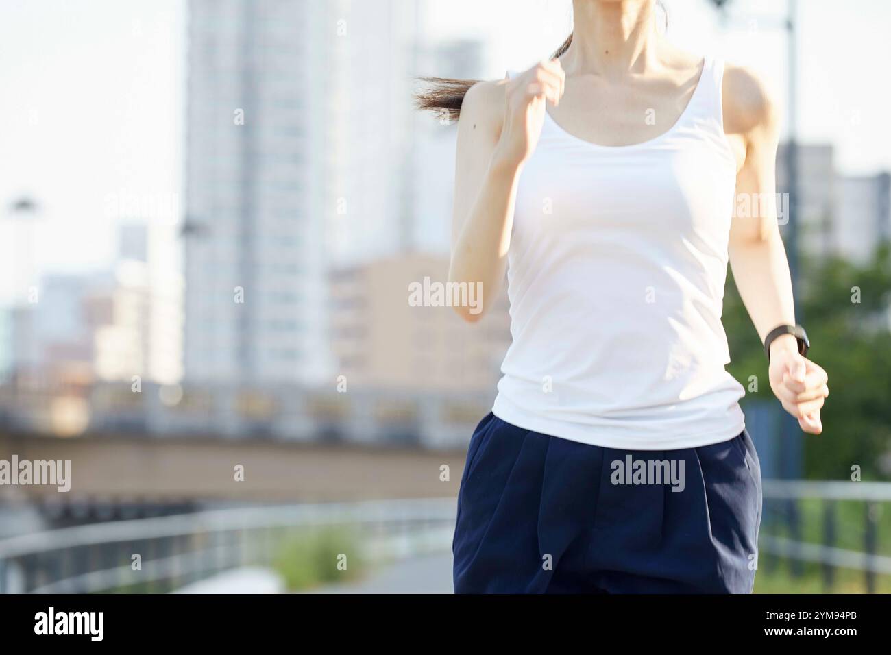 Eine junge Frau in Laufkleidung Stockfoto
