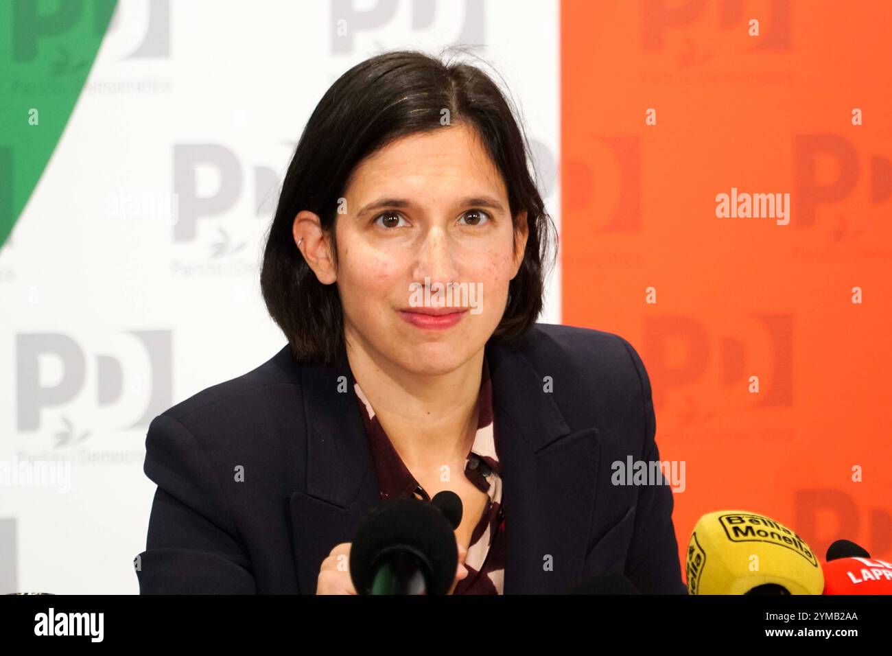 Nachrichten - Pressekonferenz von Elly Schlein, Sekretärin der Demokratischen Partei, nach dem Sieg der Mitte-Links bei den Regionalwahlen von Emilia Romagna und Umbria Elly Schlein, PD während der Pressekonferenz von Elly Schlein, Sekretärin der Demokratischen Partei, nach dem Sieg der Mitte-Links bei den Regionalwahlen von Emilia Romagna und Umbrien, Nachrichten in Rom, Italien, 20. November 2024 Rom Nazareno, Sitz der Demokratischen Partei Italien Copyright: XAlvex/Livex Livex 1616151 Stockfoto