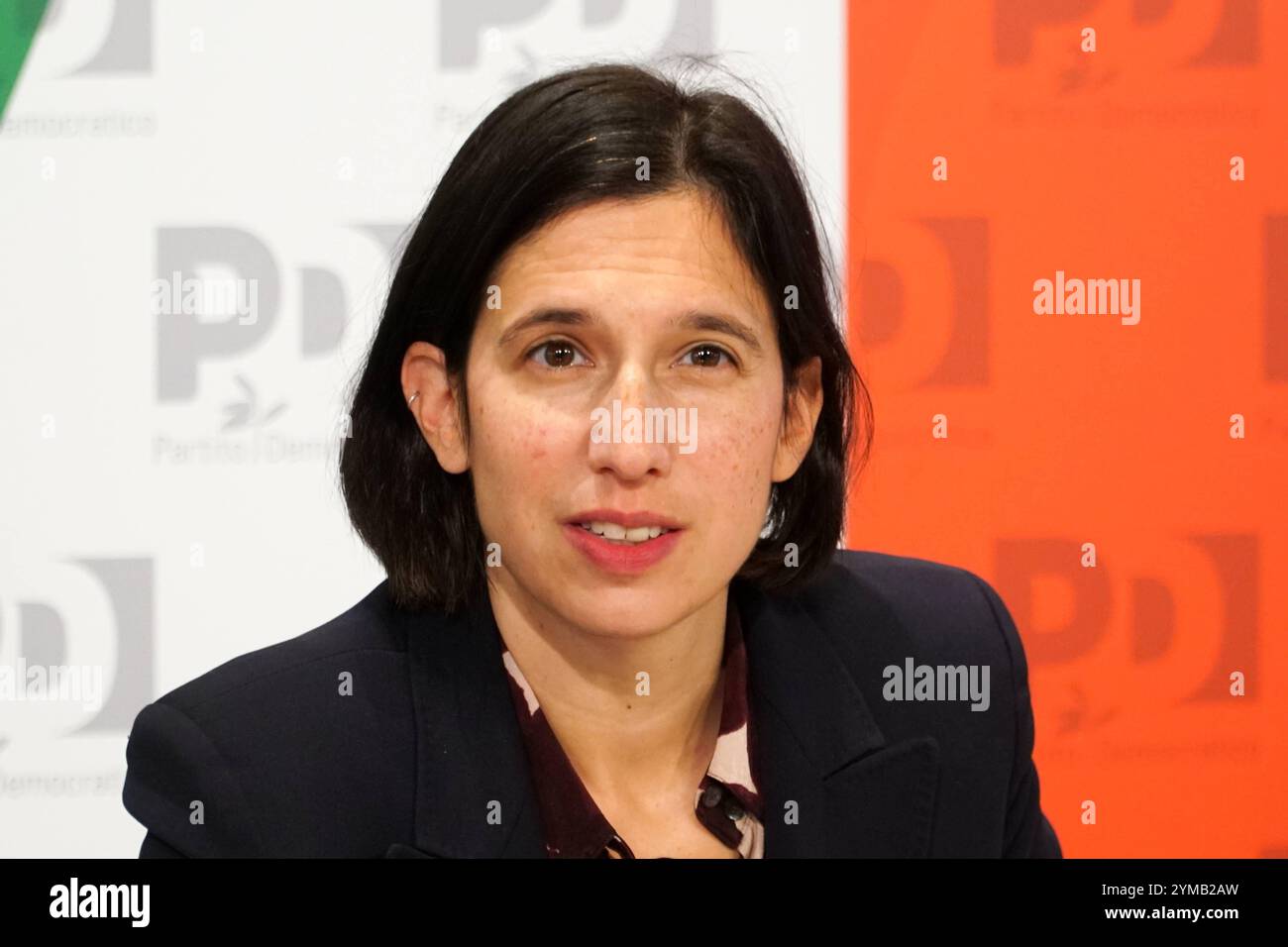 Nachrichten - Pressekonferenz von Elly Schlein, Sekretärin der Demokratischen Partei, nach dem Sieg der Mitte-Links bei den Regionalwahlen von Emilia Romagna und Umbria Elly Schlein, PD während der Pressekonferenz von Elly Schlein, Sekretärin der Demokratischen Partei, nach dem Sieg der Mitte-Links bei den Regionalwahlen von Emilia Romagna und Umbrien, Nachrichten in Rom, Italien, 20. November 2024 Rom Nazareno, Sitz der Demokratischen Partei Italien Copyright: XAlvex/Livex Livex 1616150 Stockfoto