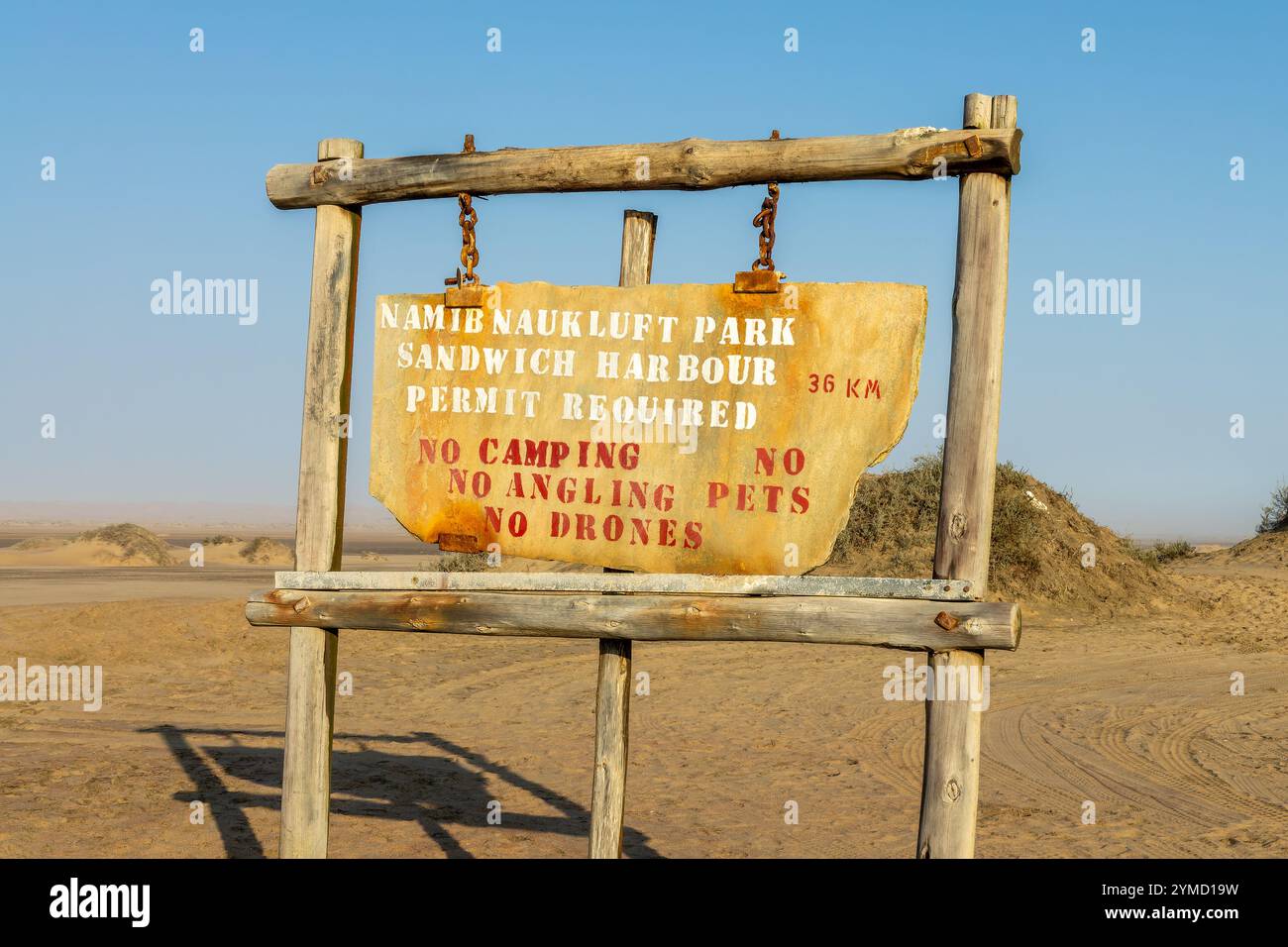 Namib Naukluft Naturpark; Sandwich Harbour Eintrittsschild in Walvis Bay; Namibia; Afrika Stockfoto