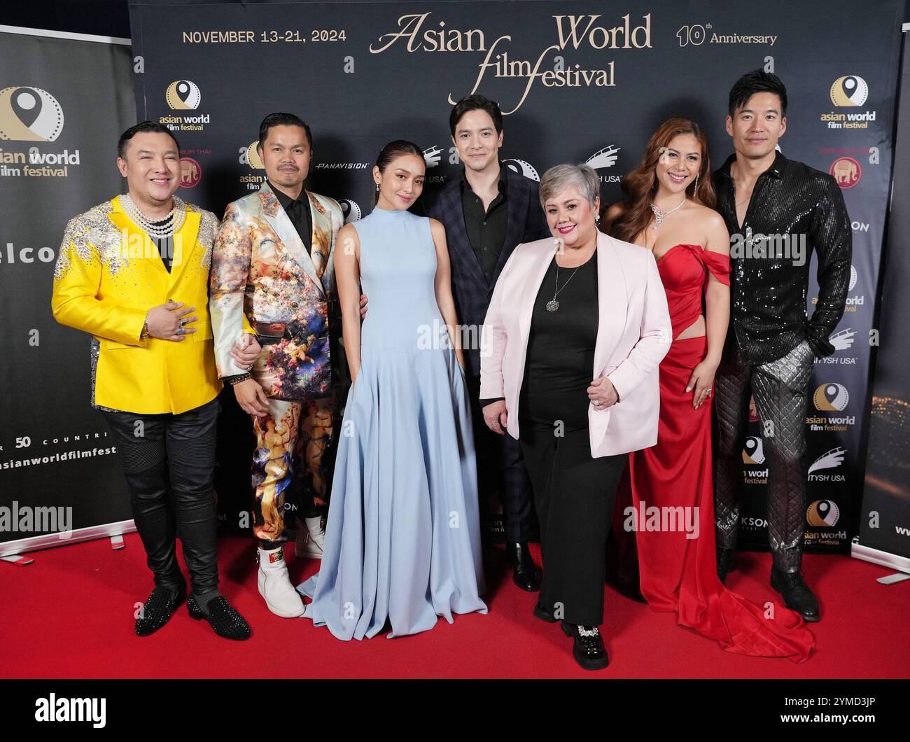 Los Angeles, USA. November 2024. (L-R) HALLO, LIEBE, AGAIN Cast - Marvin Aritrangco, Mark Labella, Kathryn Bernardo, Alden Richards, Ruby Rodriguez, Valerie Concepcion und Kevin Kreider beim 10. asiatischen Weltfilmfestival - HALLO, LOVE, AGAIN Screening im Culver Theater in Culver City, CA, am Mittwoch, ? November 2024. (Foto: Sthanlee B. Mirador/SIPA USA) Credit: SIPA USA/Alamy Live News Stockfoto