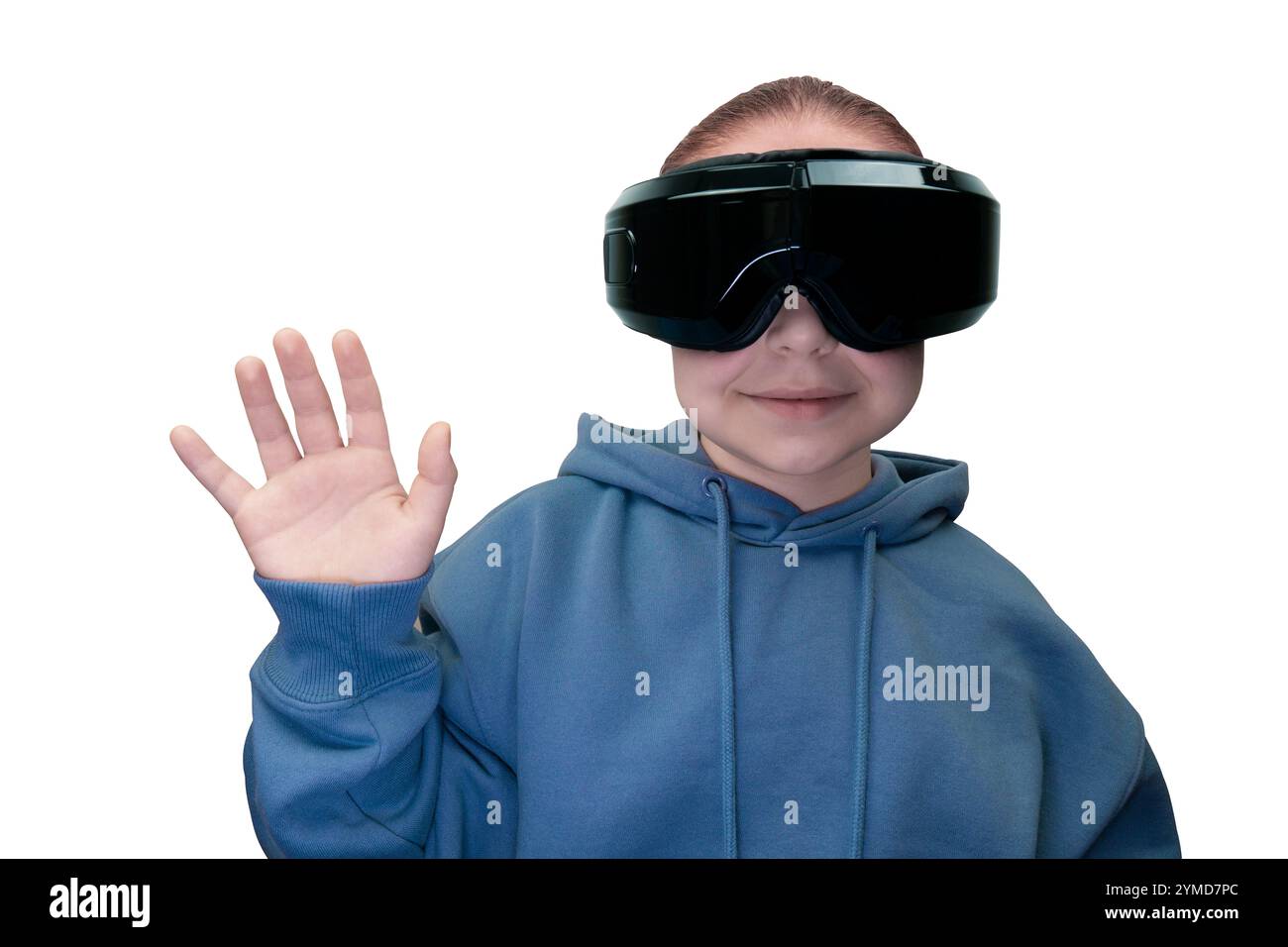 Porträt eines Mädchens mit Virtual-Reality-Headset in blauem Hoodie isoliert auf weißem Hintergrund. Virtual-Reality-Brille. Cyberspace, Unterhaltung Stockfoto
