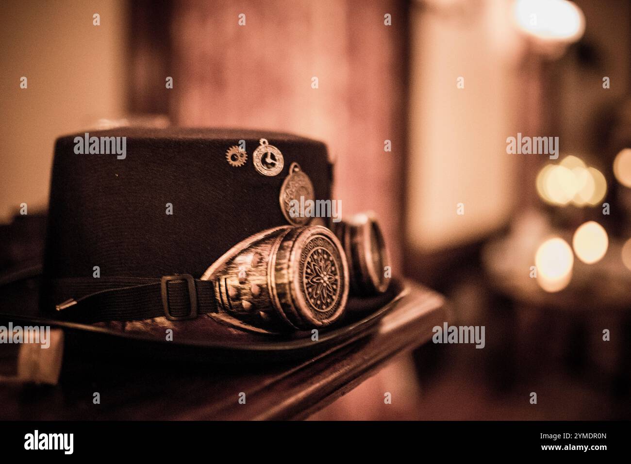 Steampunk Hut mit Brille Sepia getönt Stockfoto