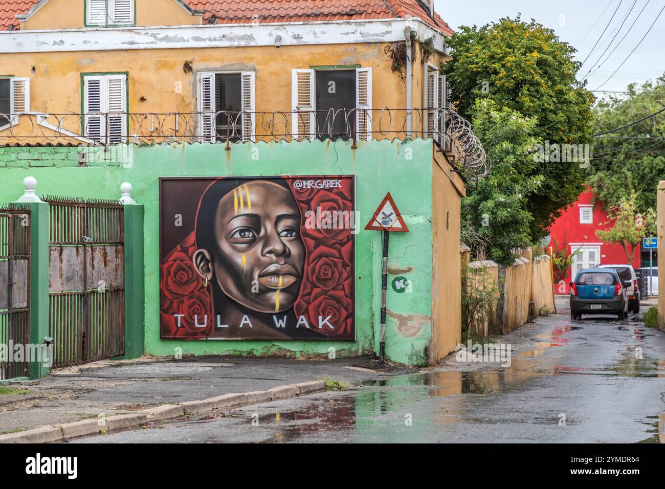 Im Rahmen des jährlichen Kaya Kaya Festivals werden im Otrabanda-Viertel Willemstad neue Wandbilder geschaffen, die der Hauptstadt Curacao eine einzigartige Atmosphäre verleihen. Kaya Wilson Godett, Willemstad, Curacao, Kòrsou Stockfoto