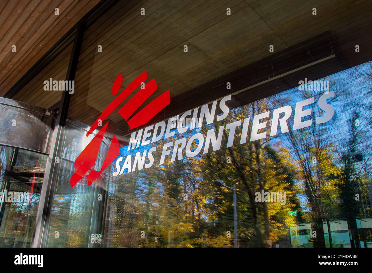 Sign and logo at the headquarters of Médecins Sans Frontières (MSF), an international medical humanitarian non-governmental organization Stockfoto