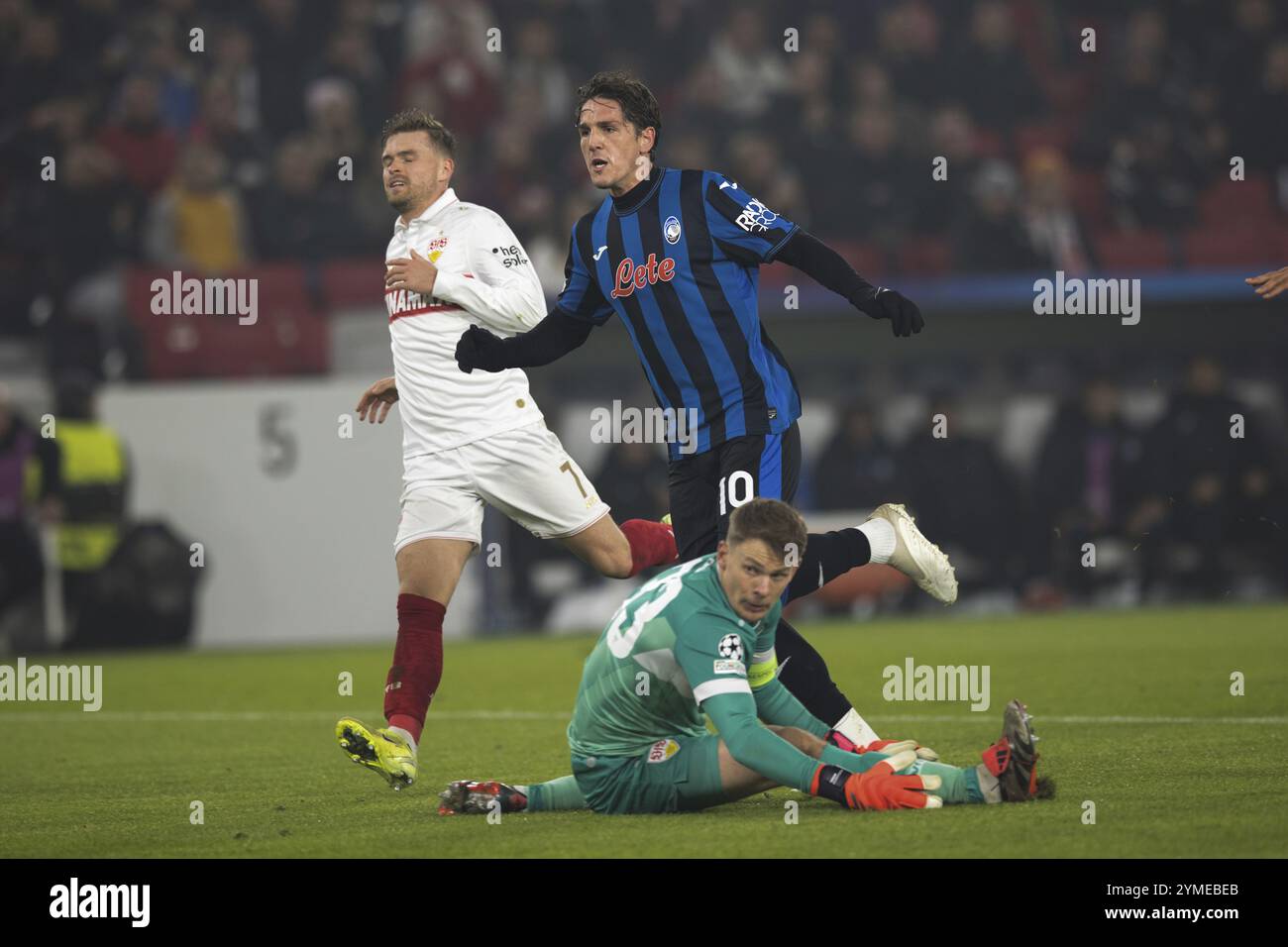 Das Fußballspiel Nicolo' ZANIOLO Atalanta Bergamo 10 erzielt 0:2 für Atalanta Bergamo, Maximilian MITTELSTAeDT VFB Stuttgart ist zu spät und Tor Stockfoto