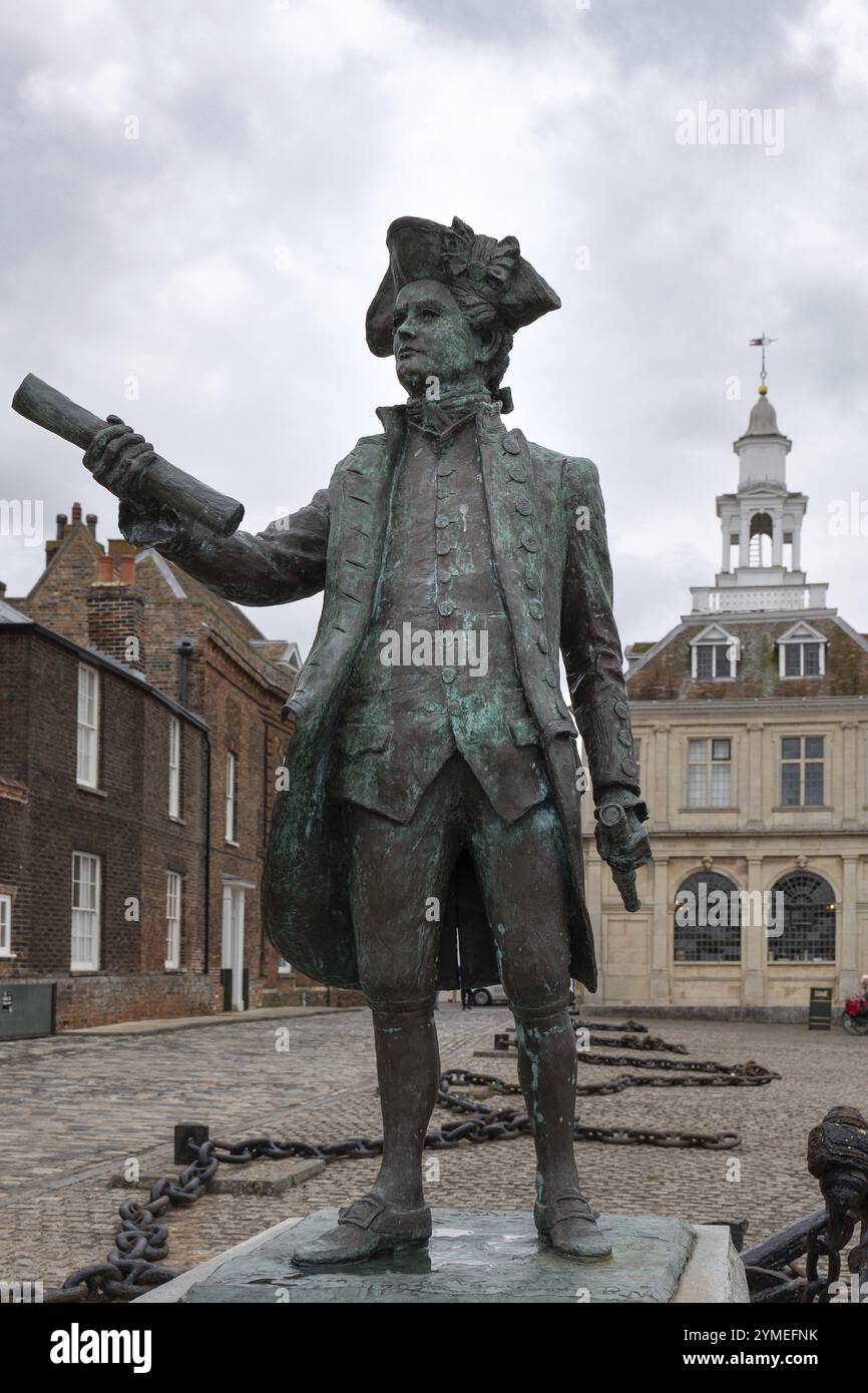 KINGS LYNN, NORFOLK, GROSSBRITANNIEN, 9. JULI. Denkmal für Captain George Vancouver RN in Kings Lynn, Norfolk, Großbritannien am 9. Juli 2024 Stockfoto