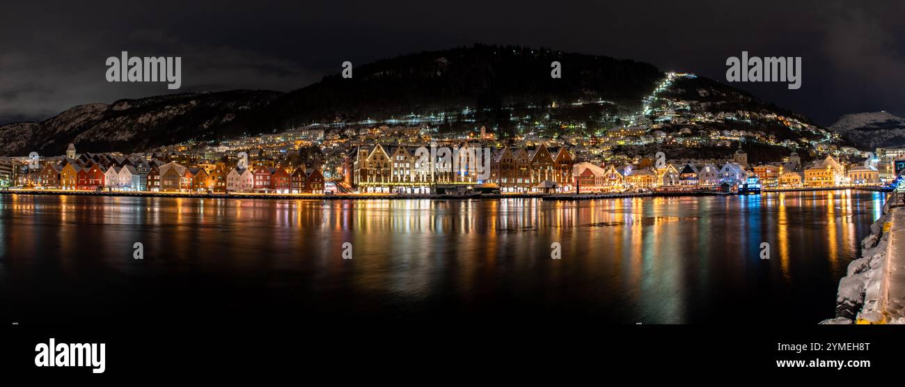 Landschaften der Stadt Bergen unter dem Schnee, Norwegen. Winterzeit. Stockfoto